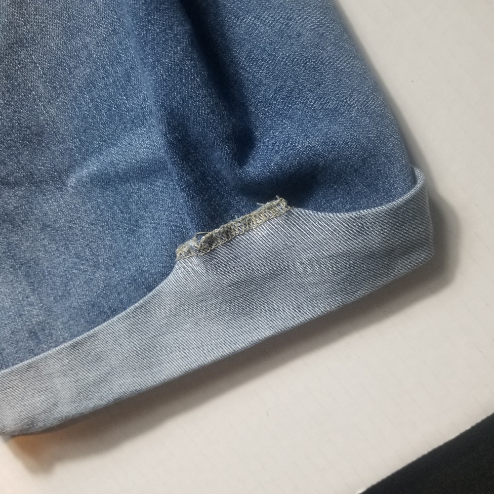TIME AND TRU WOMEN'S DENIM MID-RISE SHORTS SIZE 14 - Picture 11 of 14